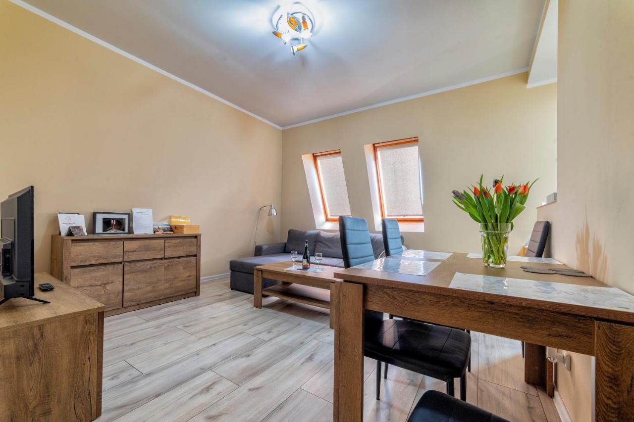 Apartamenty Alicja Dzierżoniów Eksteriør billede